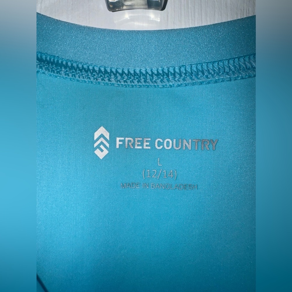 Free Country Women's UPF Long Sleeve Sunshirt with adjustable side drawstrings - Picture 12 of 15